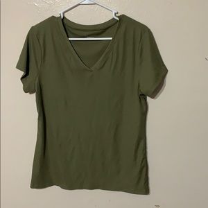 NO BOUNDARIES. Large. Olive green. NWOT.